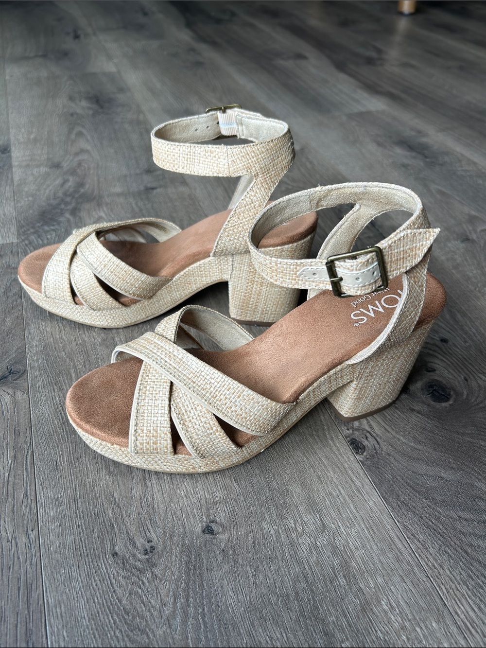 TOMS Majorca Platform Sandal in Beige Raffia Size 6.5